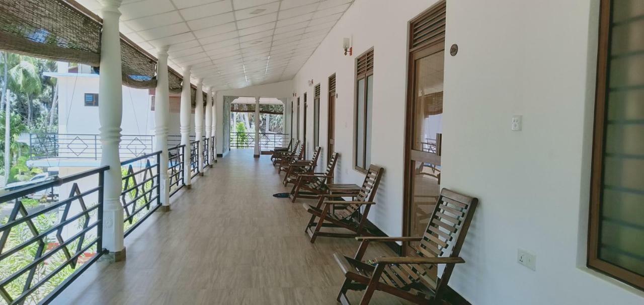 French Garden Resort Уппувели Экстерьер фото