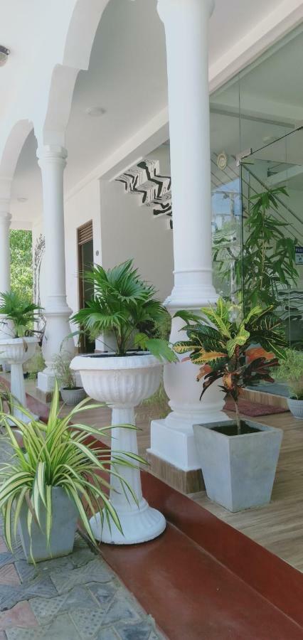 French Garden Resort Уппувели Экстерьер фото